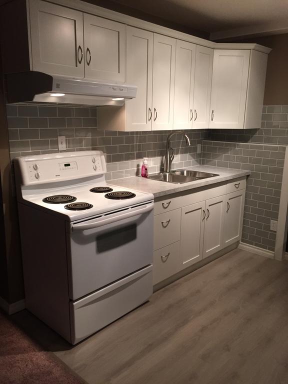 Newly Renovated Basement Suite! Lethbridge Exteriör bild