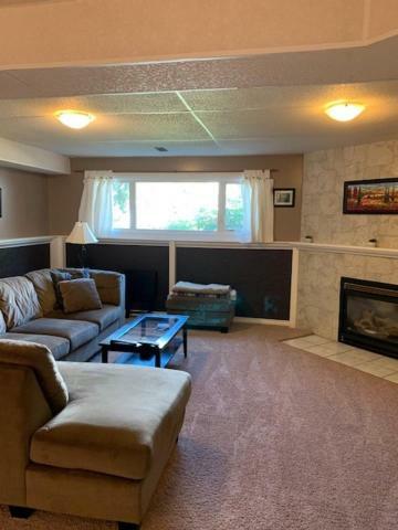 Newly Renovated Basement Suite! Lethbridge Exteriör bild